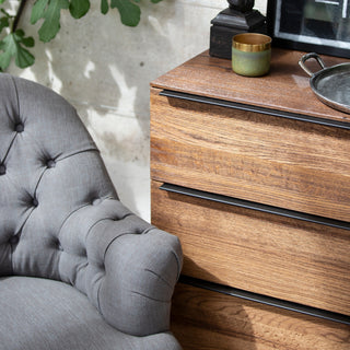 Oak Chest of Drawers